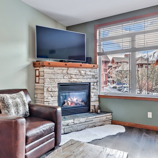 Inviting Condo – Hot Tub & Relaxing Atmosphere!