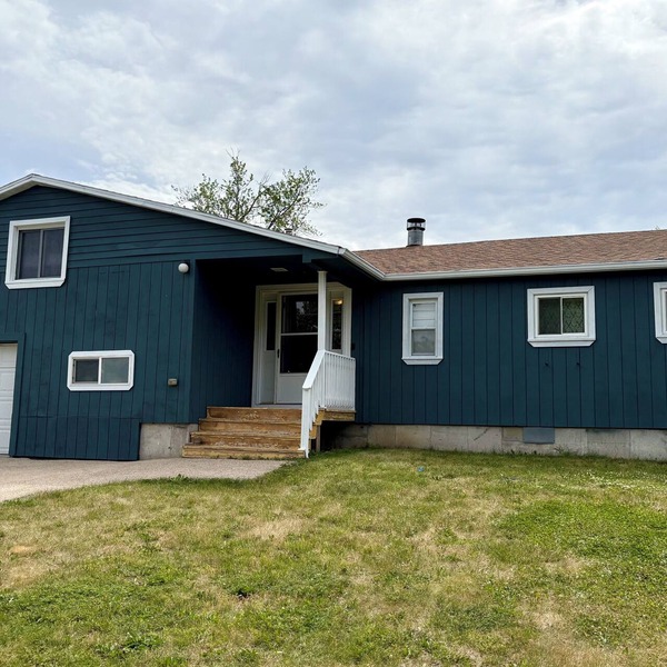 Inviting Lakefront Escape with Modern Comforts & High‑Speed Fiber