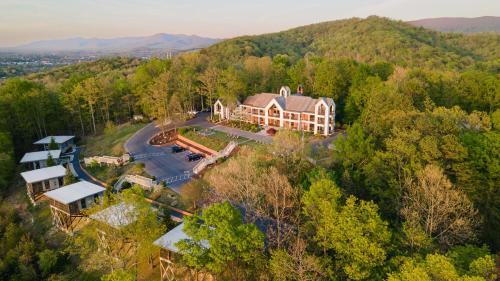 Iris Inn and Cabins