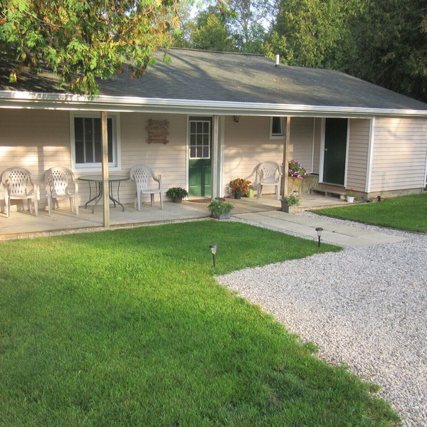 IRONTON COTTAGE - Two Bedroom Home - Great Location