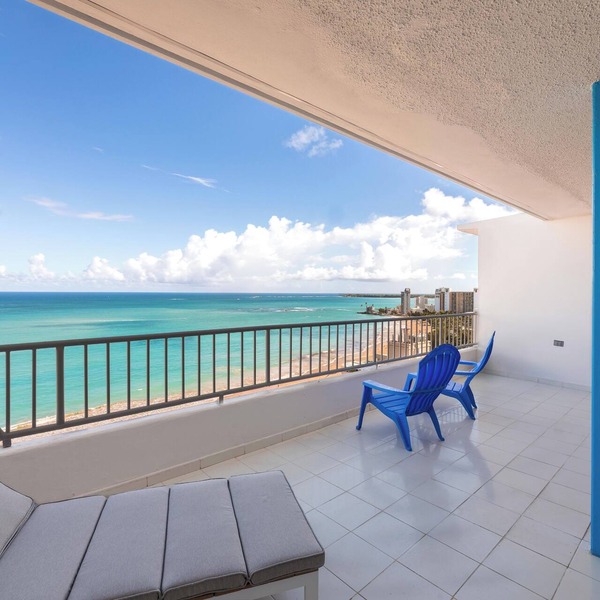 Isla Verde beachfront penthouse with panoramic ocean views