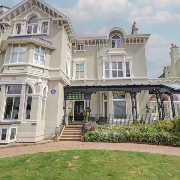 ISMAY DINING ROOM SUITE - TITANIC INTEREST BEACH VIEW in Waterloo, Merseyside