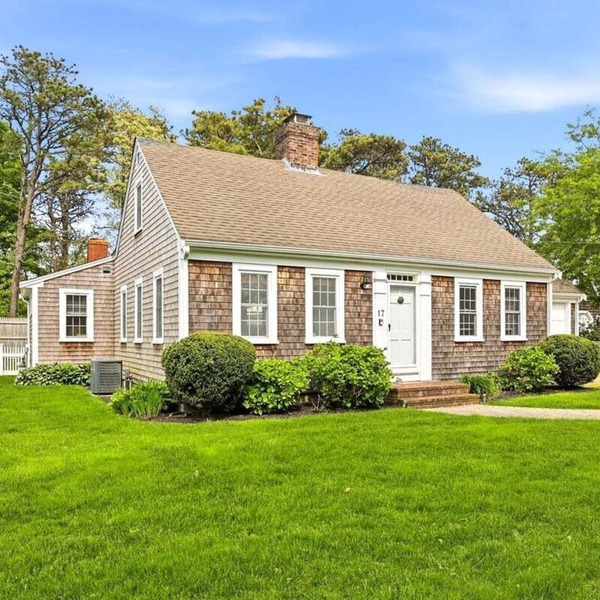 It's A Shore Thing: 017-H Classic Cape Charm Just Steps from Nantucket Sound