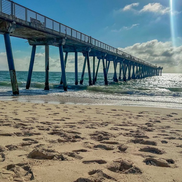 ITH Hermosa Beach Surf Hostel LAX