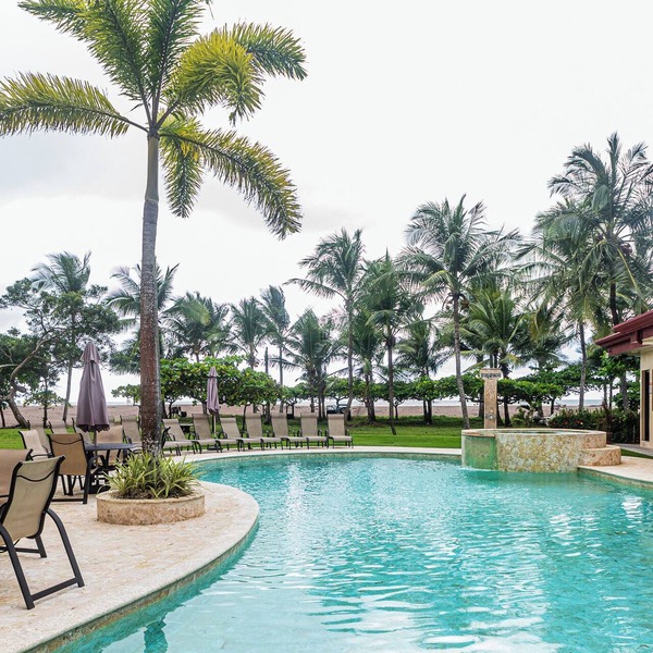 Jaco Walkout Beachfront-90 min SJO-sleep 6-next to Crocs-1st floor
