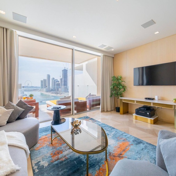 Jaw dropping 2BR Apt with Sea View at FIVE Palm
