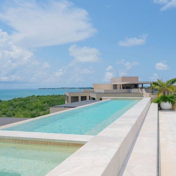 Jaw-dropping Ocean-View Penthouse with 2 Pools