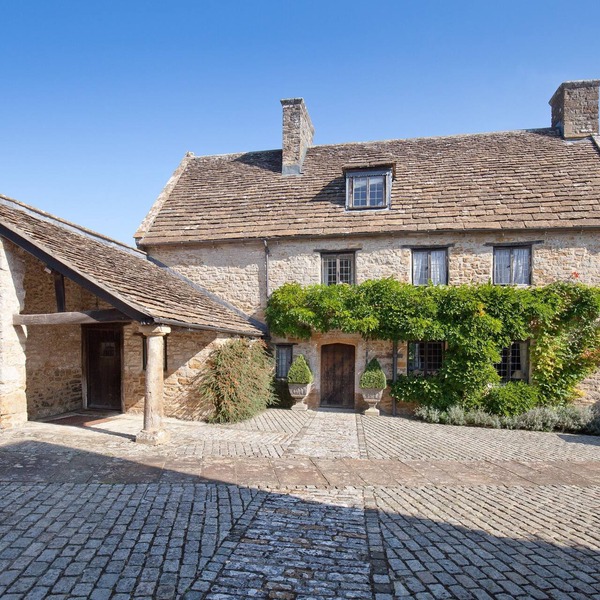 Jerards Dairy - sleeps 8 guests in 4 bedrooms