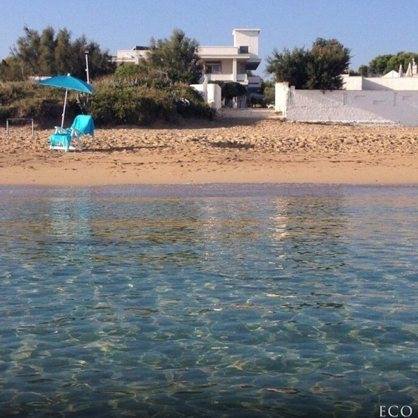 JUMP IN THE BLUE with direct access to the sandy beach of Monopoli - PUGLIA