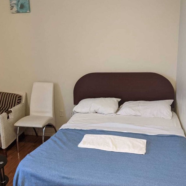 Junior Studio Apartment in Downtown Toronto