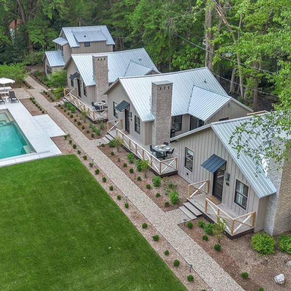 Juniper Presents: Townies - 4 Homes, Hot Tubs, Pool & Walk to Beach
