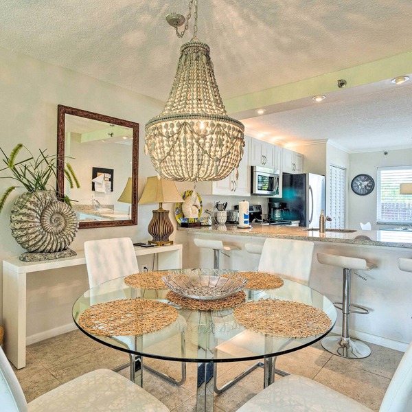 Jupiter Condo w/Pool Access, Walk to Beach!