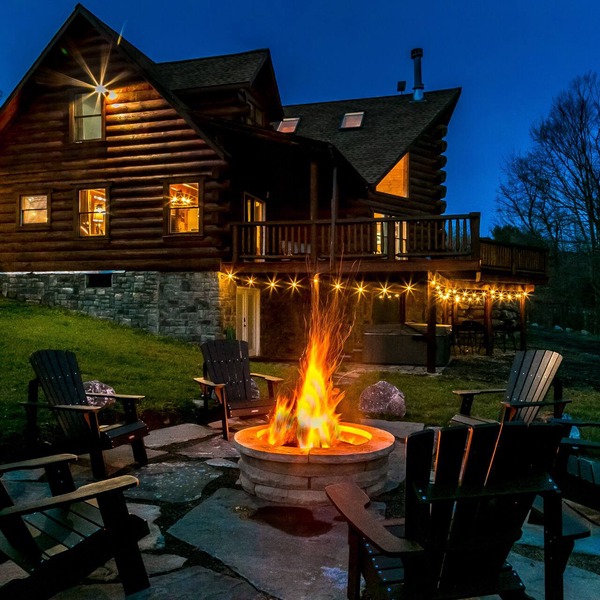 Just 6 minutes from Windham Mountain