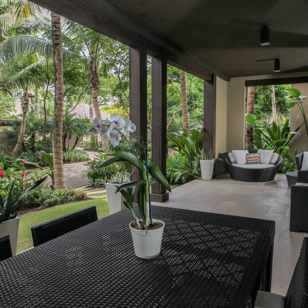 Just a few steps from the beach!