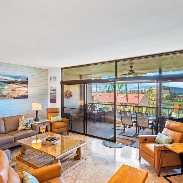 Kaanapali Ocean View Condo Top Floor Fully Renovated across from Whalers Village