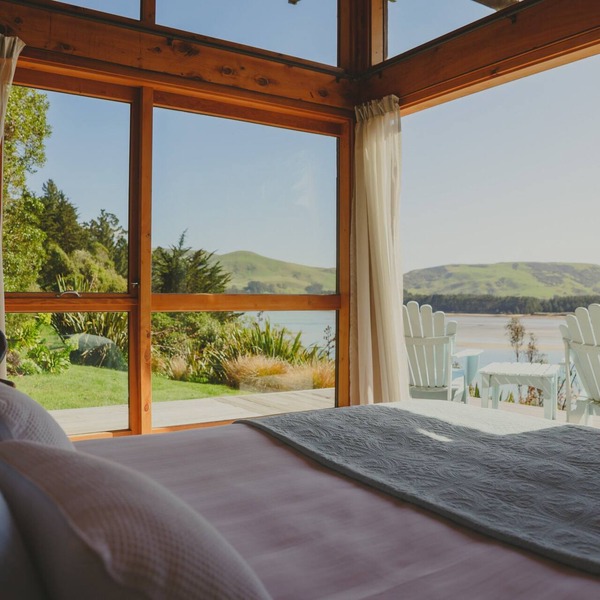 Kahu Studio Wake up with a stunning view from the Papanui Inlet