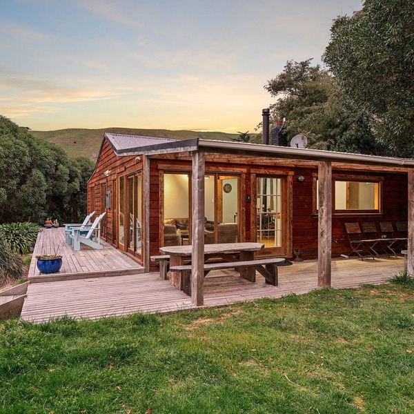 Kakapo Cabin @ Kaimata Retreat, Rustic and Charming