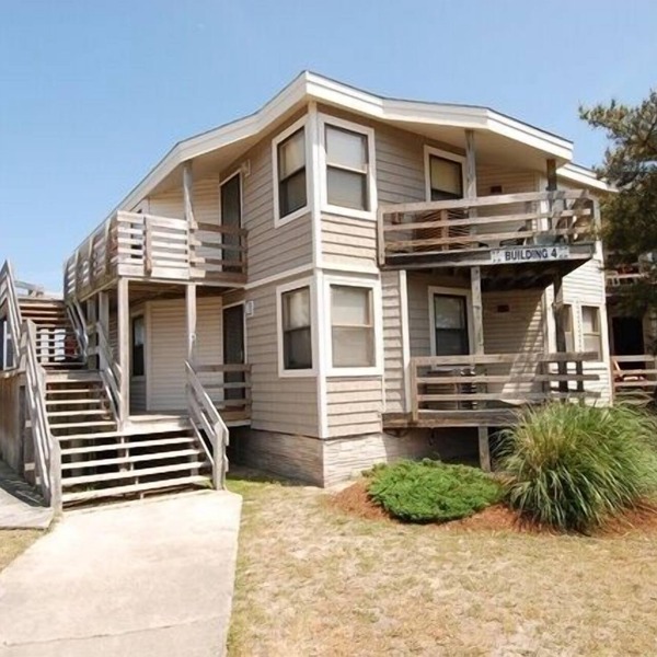 KD2009A- Near The Beach-1 BR Condo with Wifi, 2 Comm. Pools And Kiddie Pool!