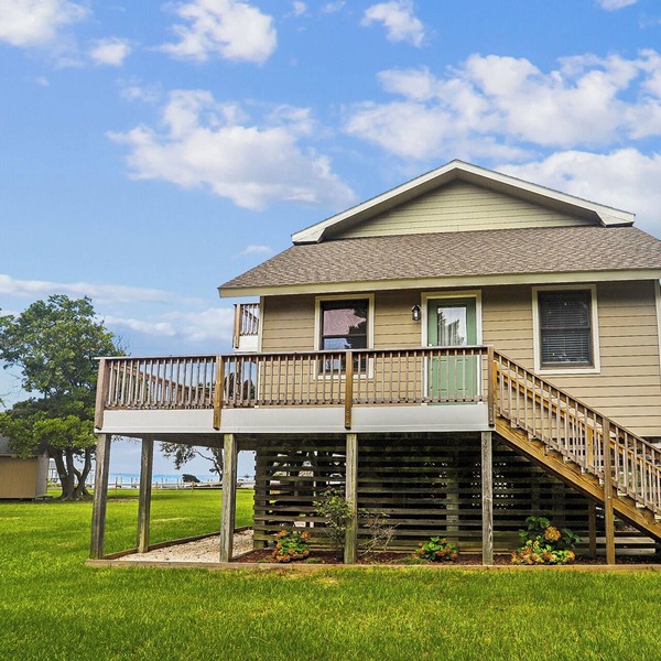 Keepers Loft - Waterfront Duplex with Pier and Gazebo