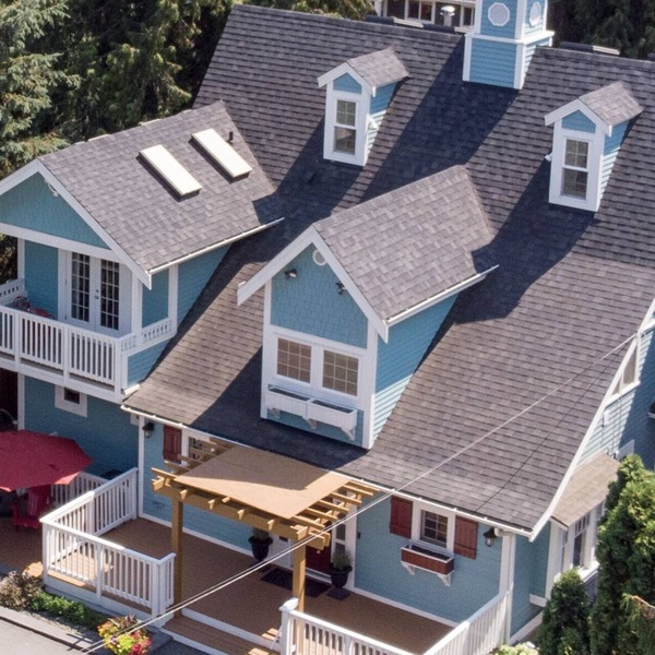 Kelowna Bed & Breakfast (CHATHAM HOUSE)