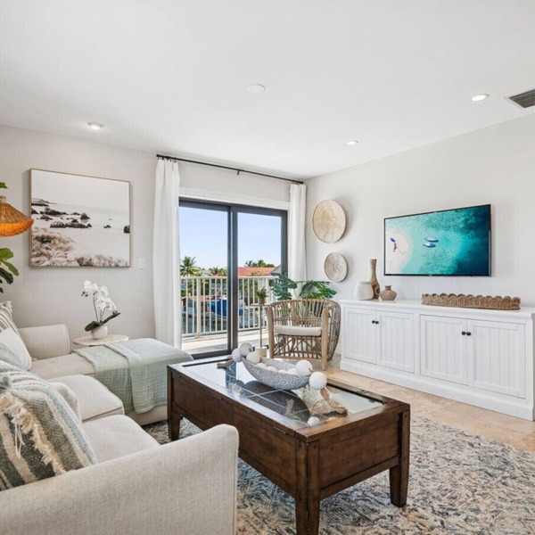 Key Largo Ocean Shore Villa 3 with pool & boat slip