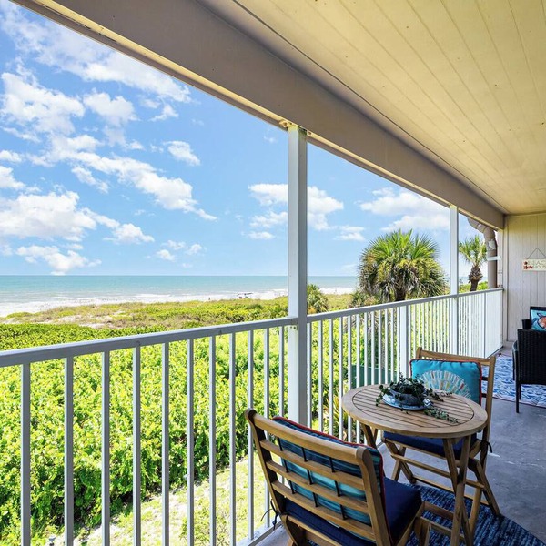 Key West Style: 2B/2B Direct Beach Front Condo with Awesome Ocean views