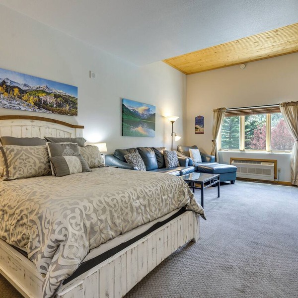Keystone Condo Near Hiking, Biking & Fun