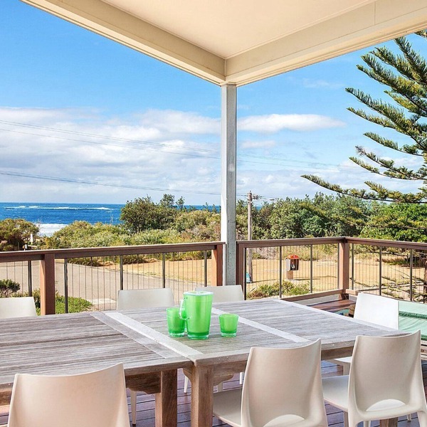 Killcare Beach Abode - Right opposite the beach with a beach and bush outlook