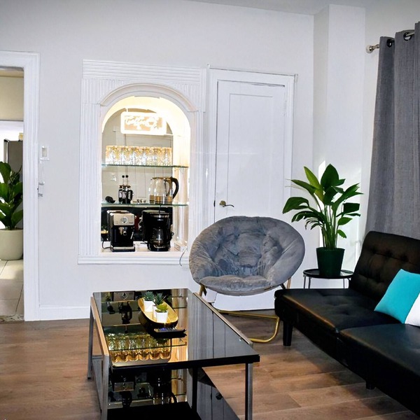 King Bed/Coffee Bar/Meditation Room/Remote Work/PacMan/30min to NYC