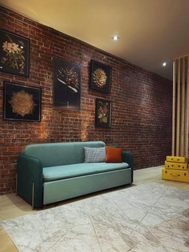 KING Bed Elevated City Retreat Free Parking