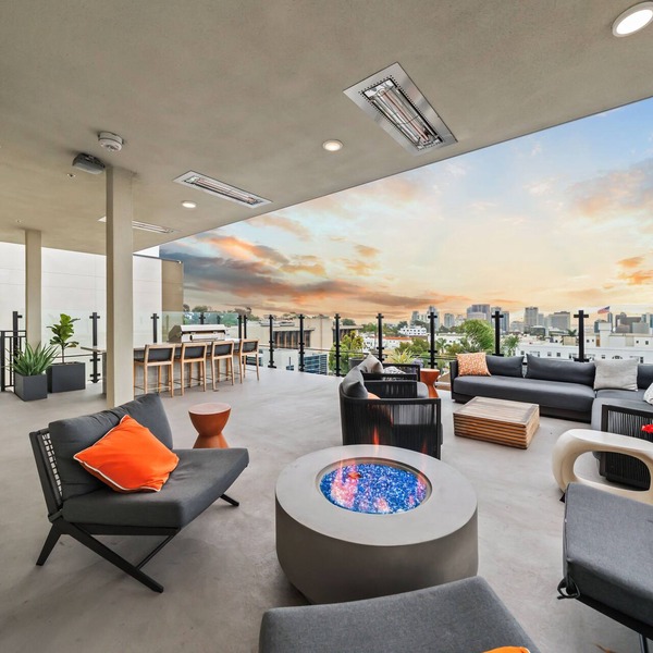 King Bed & Rooftop Views Prime Bankers Hill near Balboa Park