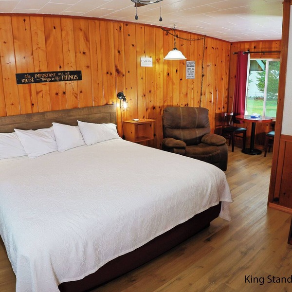 King Standard: Rustic Knotty Pine Retreat w/Recliner & Nature Vibes