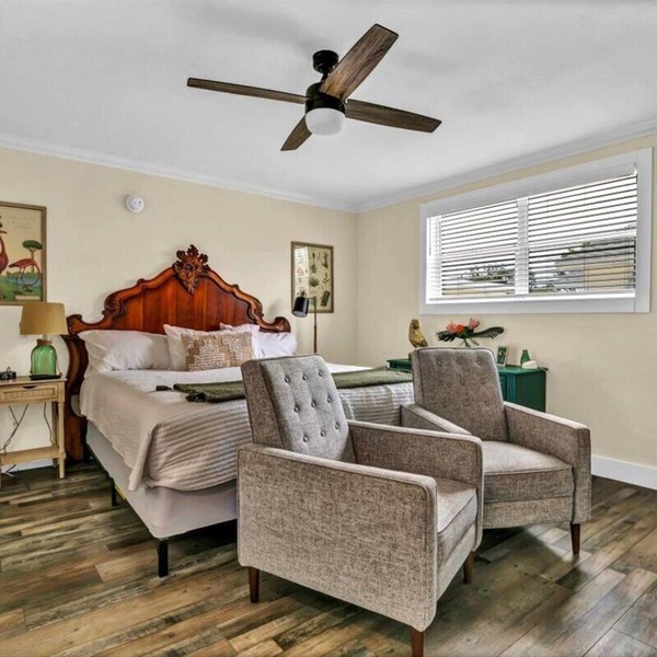 King Studio Retreat: With Free Wifi and Laundry