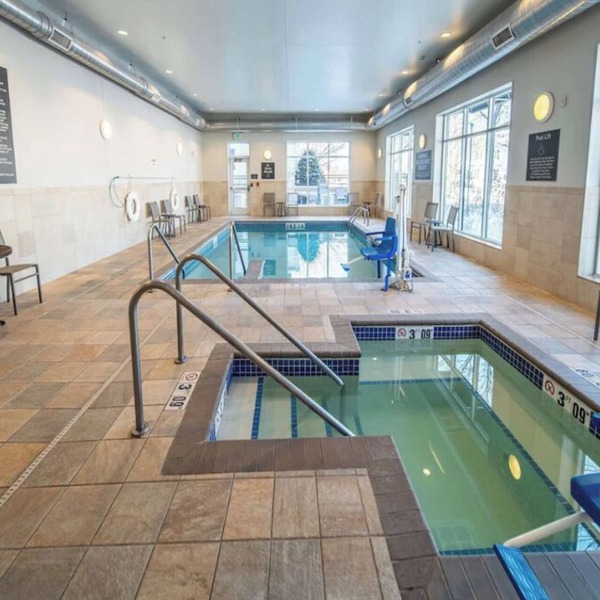 King Studio w/Kitchen, Pool & Free Parking | Near Mayo Clinic Campus