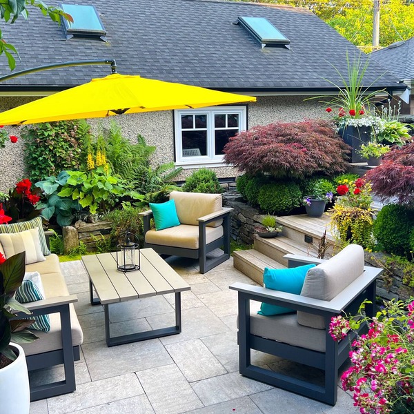 Kitsilano Oasis: Quiet and Spotlessly Clean Garden Suite with King Bed ★ ★ ★ ★ ★