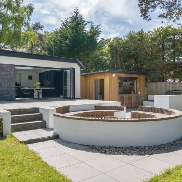 Kiwi Pines Forest Retreat, your home away from home amongst the trees.