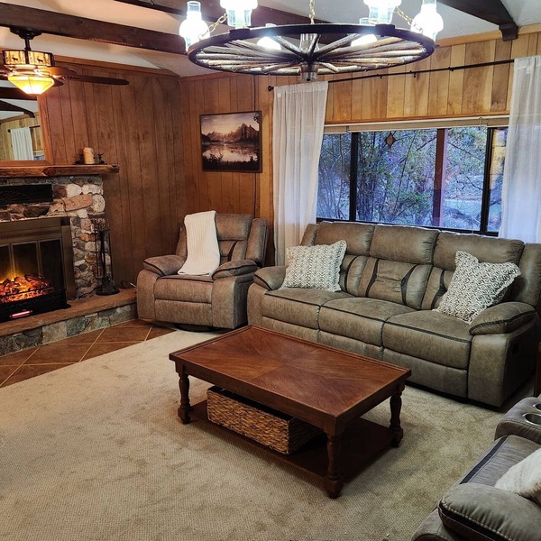 Kohl's Ranch Creekside Cabin/Fishing, Hiking, Swimming - Adventure Awaits!