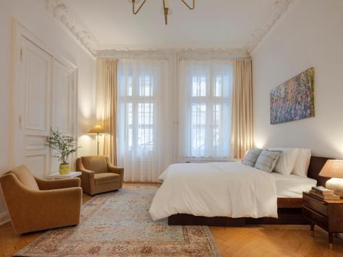 KuDAMM Charming Old Home,4-9 ppl,Family Friendly,Wifi,Savignyplatz