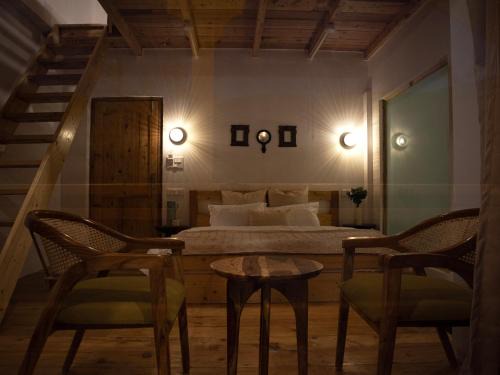 Kuhama Private Mountain Chalet Naggar