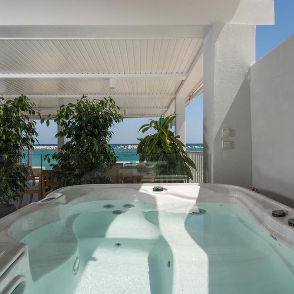 Kyma Accommodation Beachfront apartments