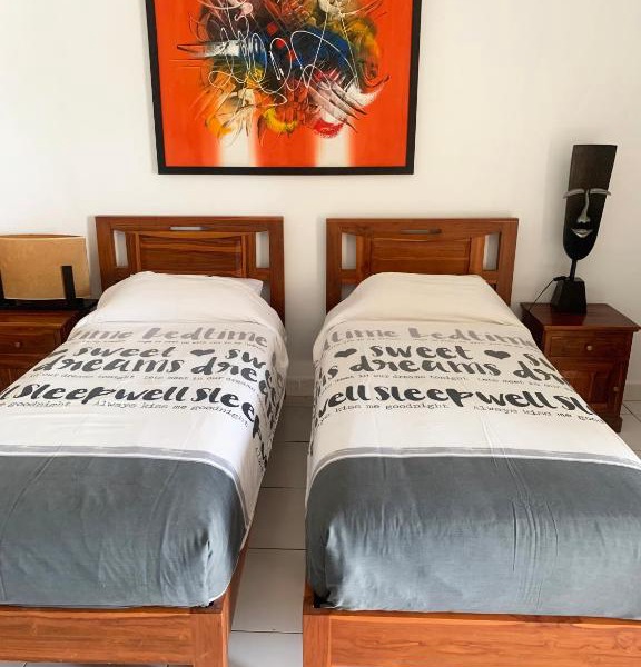 L'ORANGE BUDGET ROOM
