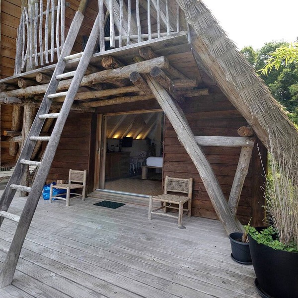 La Cabane Java – Romantic getaway in nature with private spa, terrace, and activities