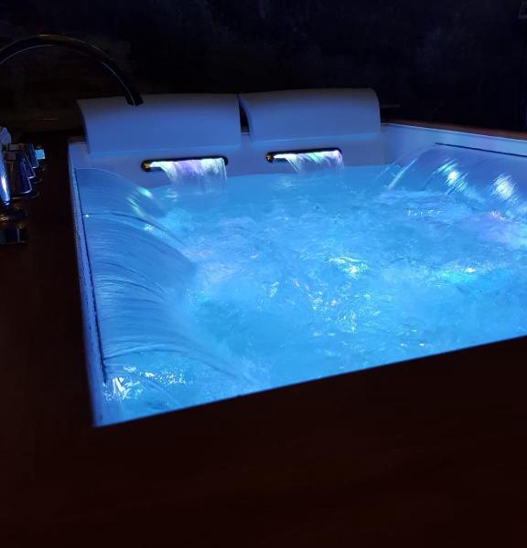 La grotta nel borgo