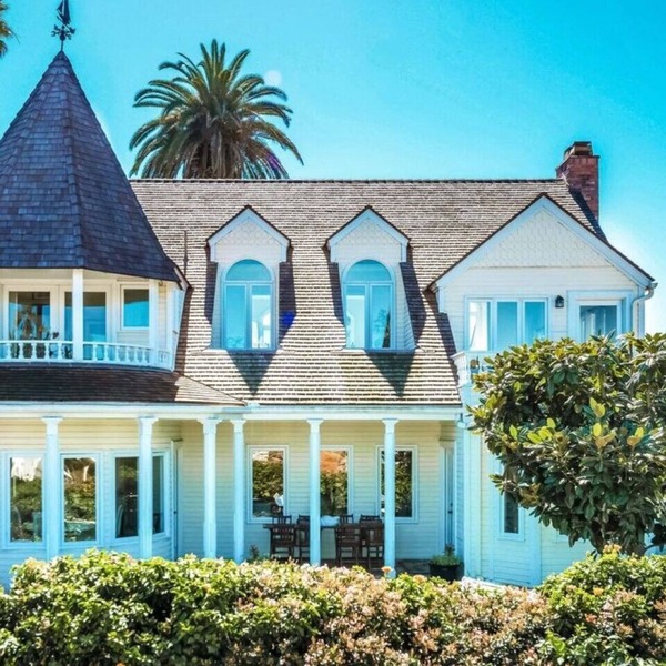 La Jolla Cape Cod Beauty: Steps to the Beach and Village, Ocean Views, 2 Yards!