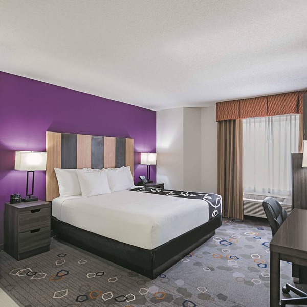 La Quinta Inn & Suites by Wyndham Minneapolis Northwest