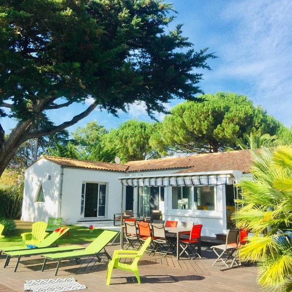 La Taniere, piscine et 300m de la mer