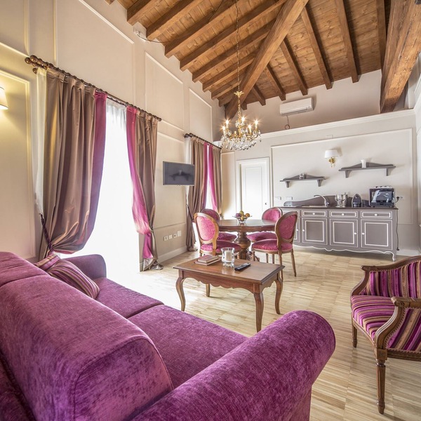 Lady Capulet Apartments