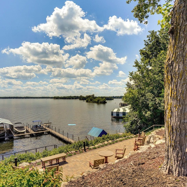 Lake Access & Community Pool: Cozy Condo in Mound