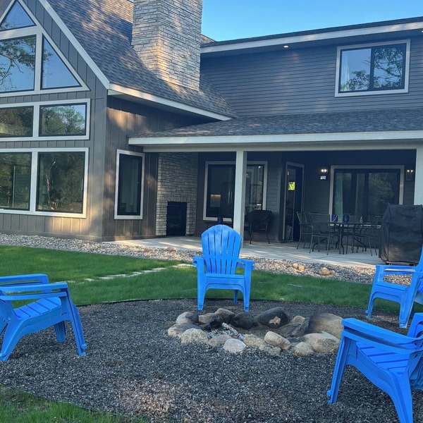 Lake Alexander + Sleeps 4 Families + Lakeside + Fire Pit