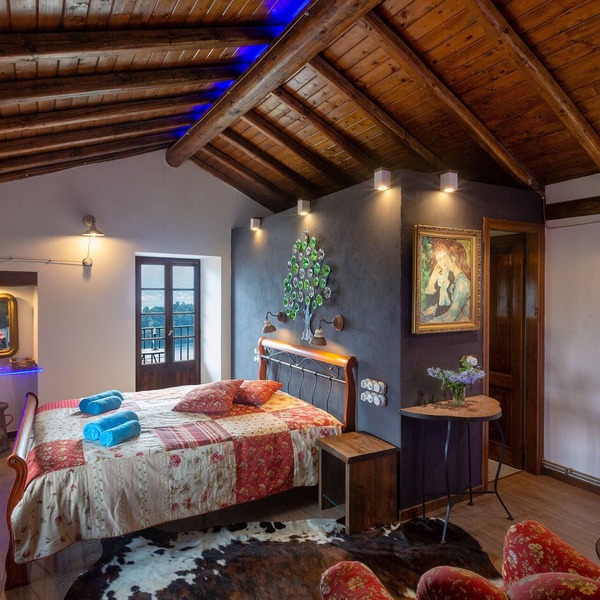 Lake Como Getaway: Pilissy Guest House with Breathtaking Lake and Mountain Views
